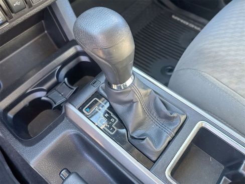 Used 2022 Toyota Tacoma SR5 w/ Technology Package image 23