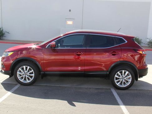 Used 2022 Nissan Rogue Sport SV w/ Technology Package image 8
