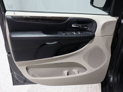 Certified 2020 Dodge Grand Caravan SE w/ UConnect Hands-Free Group image 14