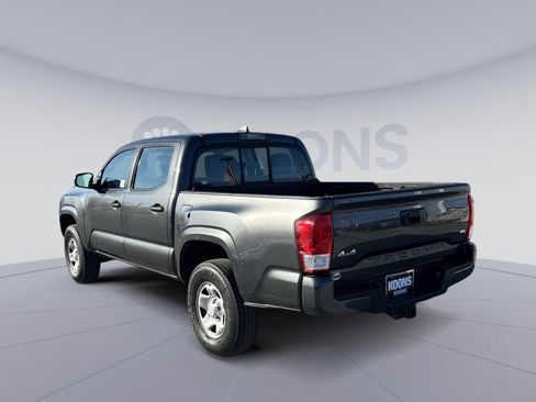 Used 2017 Toyota Tacoma SR w/ Tow Package image 4