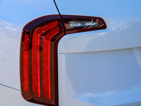Used 2022 Kia Telluride EX w/ EX Premium Package FWD image 10