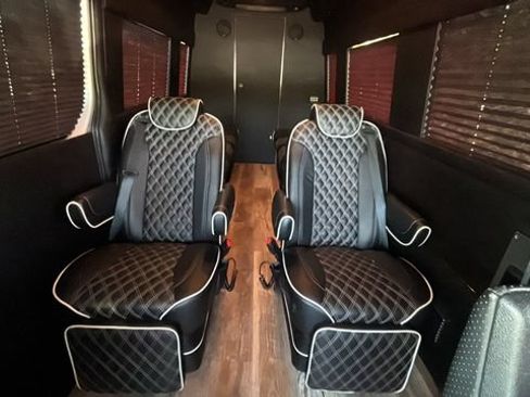 Used 2021 Mercedes-Benz Sprinter 2500 image 21