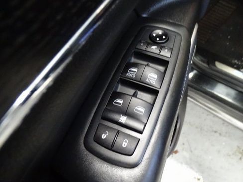 Used 2021 Jeep Grand Cherokee Summit image 10