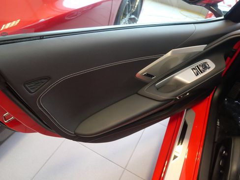 Used 2020 Chevrolet Corvette Stingray Preferred Cpe w/ 2LT Preferred Equipment Group RWD image 7