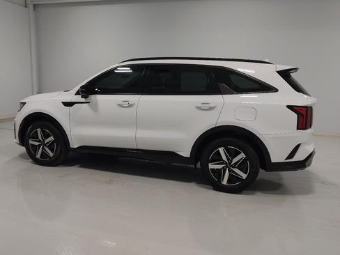 Used 2023 Kia Sorento S FWD image 3