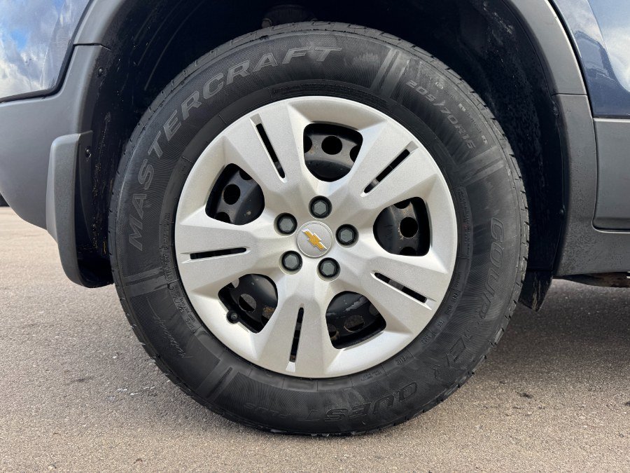 Used 2018 Chevrolet Trax LS w/ LPO, Protection Package FWD image 13