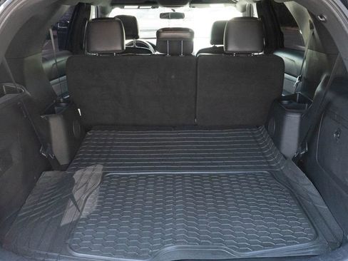 Used 2017 Ford Explorer XLT w/ Equipment Group 202A FWD image 12