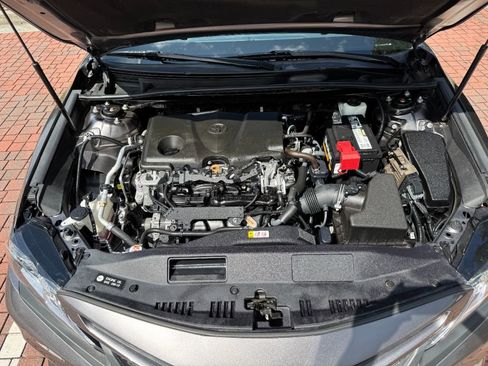 Used 2020 Toyota Camry SE image 26