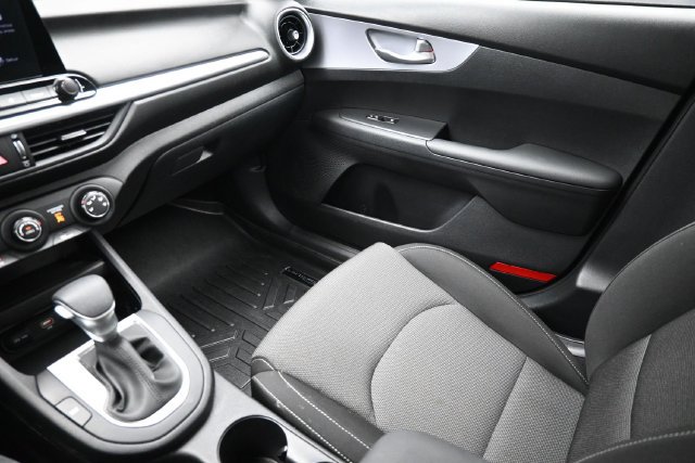 Used 2024 Kia Forte LXS FWD image 28
