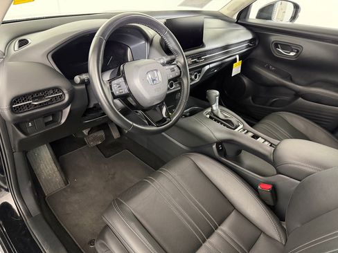 Certified 2025 Honda HR-V EX-L image 3