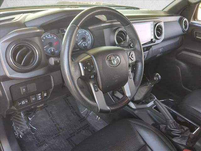 Used 2021 Toyota Tacoma TRD Off-Road w/ TRD Premium Off Road Package AWD/4WD image 9