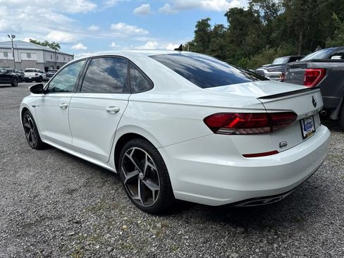 Used 2020 Volkswagen Passat 2.0T R-Line FWD image 4