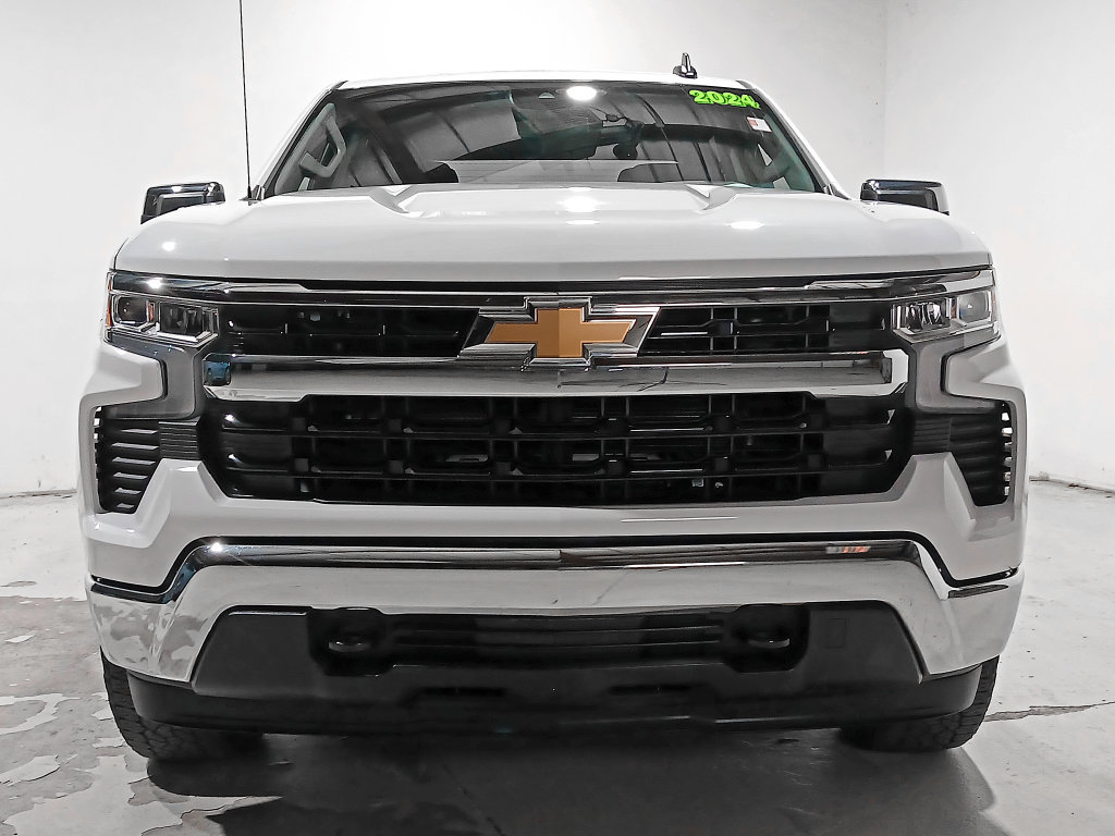 Used 2024 Chevrolet Silverado 1500 LT AWD/4WD image 2