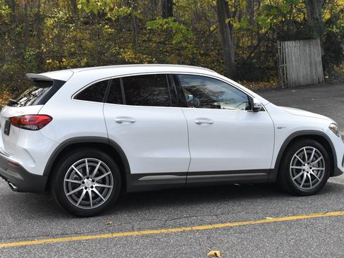 Used 2021 Mercedes-Benz GLA 35 AMG 4MATIC image 10