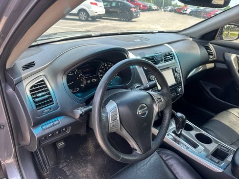 Used 2015 Nissan Altima 2.5 SL w/ Technology Package FWD image 13