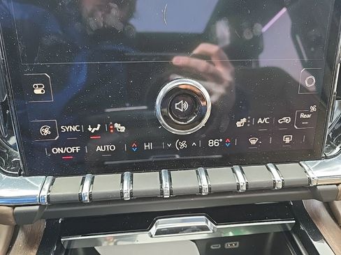 Used 2025 GMC Yukon XL Denali Ultimate image 30