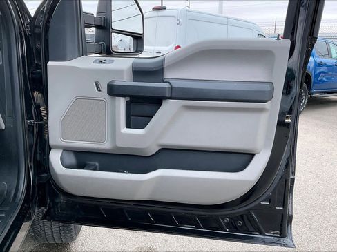 Used 2018 Ford F250 XL w/ STX Appearance Package image 21