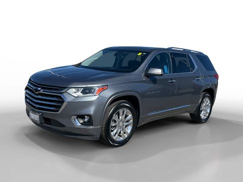 Used 2021 Chevrolet Traverse High Country FWD image 1
