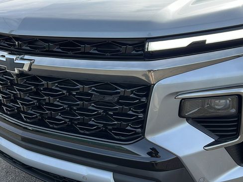 Certified 2025 Chevrolet Traverse Z71 w/ Enhanced Driving Package image 9