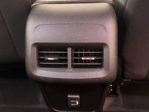 Used 2019 Chevrolet Equinox LS FWD image 31