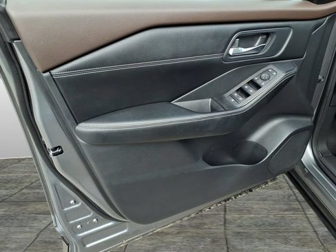 Used 2023 Nissan Rogue SV w/ SV Premium B Package FWD image 13