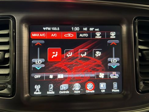 Used 2015 Dodge Challenger R/T Scat Pack RWD image 29