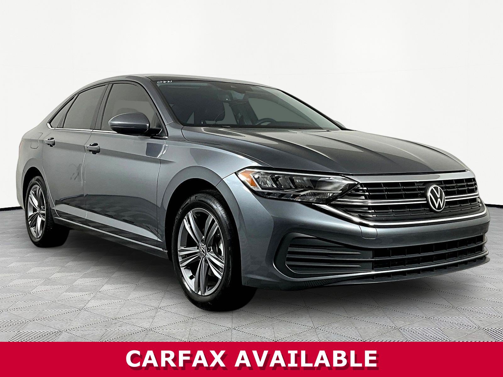 Used 2023 Volkswagen Jetta SE FWD image 3