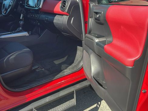 Used 2022 Toyota Tacoma SR5 image 34