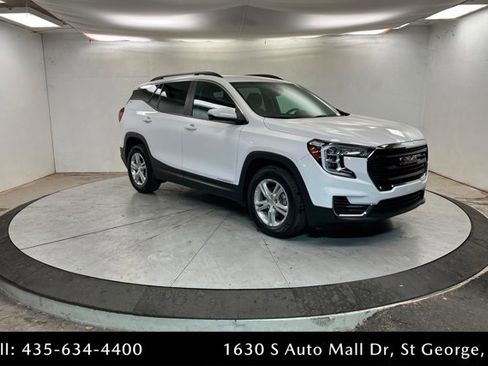 Used 2024 GMC Terrain SLE w/ Driver Convenience Package image 7