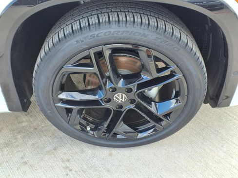 New 2026 Volkswagen Tiguan SE R-Line image 7