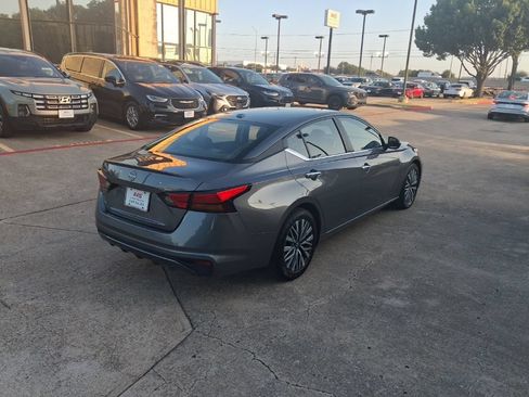 Used 2025 Nissan Altima 2.5 SV FWD image 7