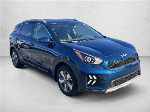 Used 2022 Kia Niro LX image 3