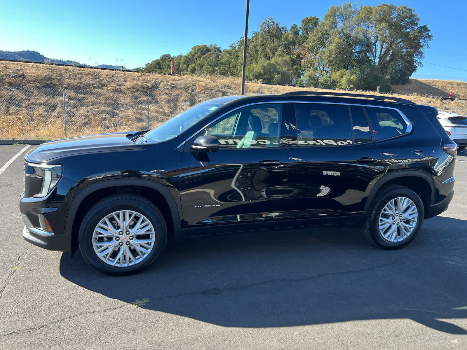 Used 2026 GMC Acadia Elevation w/ Elevation Premium Package FWD image 7