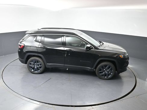 New 2026 Jeep Compass Latitude AWD/4WD image 31