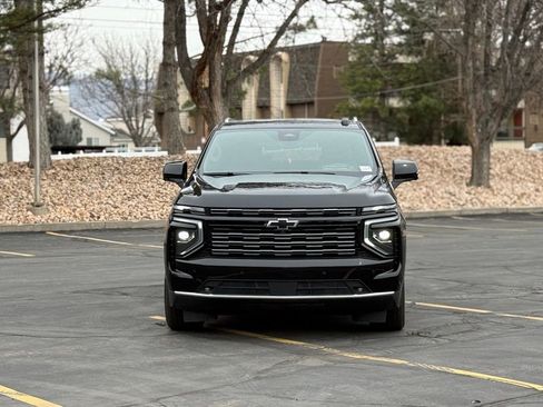 Used 2025 Chevrolet Tahoe High Country image 2