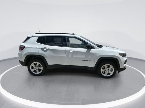 Used 2023 Jeep Compass Latitude w/ Convenience Group AWD/4WD image 9