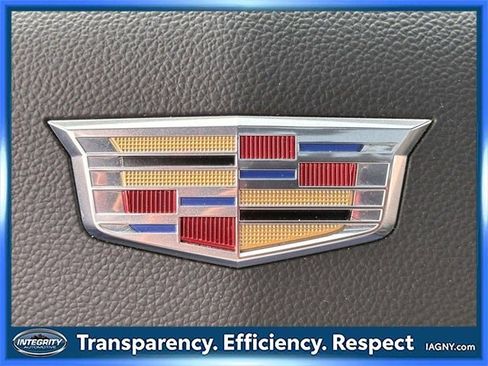 Used 2023 Cadillac XT4 Luxury w/ Cold Weather Package image 22