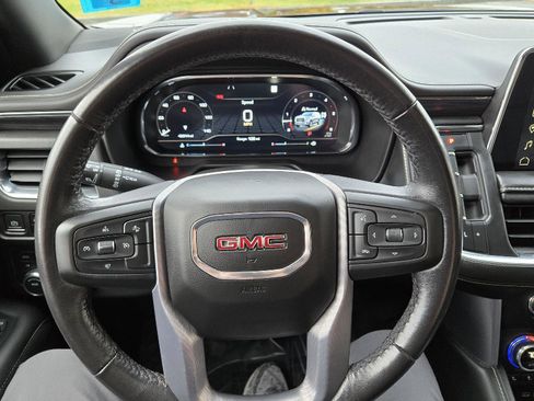 Used 2023 GMC Yukon SLT image 24