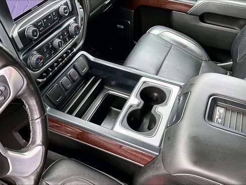 Used 2018 GMC Sierra 1500 SLT AWD/4WD image 18