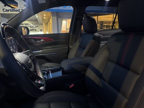 Certified 2025 Chevrolet Traverse RS w/ LPO, Floor Liner Package image 11