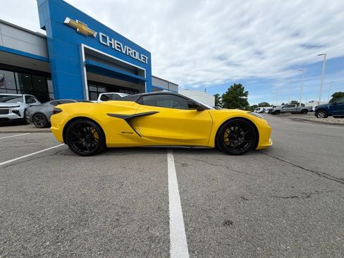 Used 2025 Chevrolet Corvette Z06 w/ Stealth Interior Trim Package RWD image 2