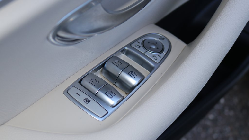 Used 2020 Mercedes-Benz E 350 Sedan image 10