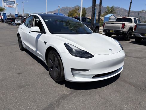 Used 2023 Tesla Model 3 Standard Range RWD image 2