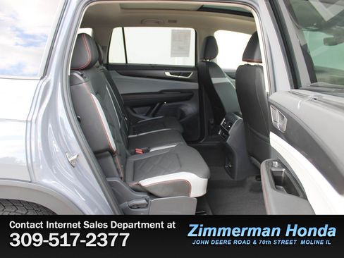 Used 2026 Volkswagen Atlas Peak Edition AWD/4WD image 9
