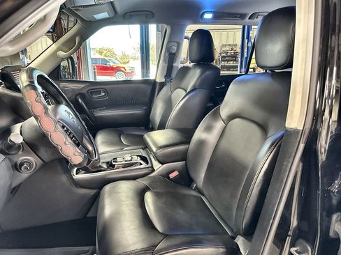 Used 2022 Nissan Armada SV w/ SV Appearance Package RWD image 12