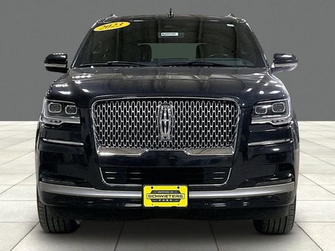 Used 2023 Lincoln Navigator Reserve image 3