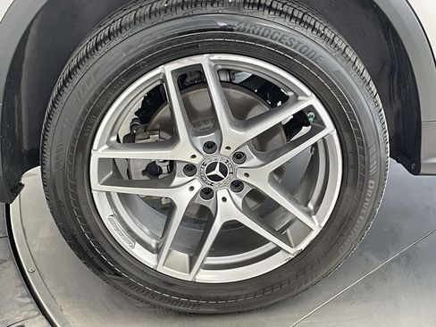 Used 2019 Mercedes-Benz GLC 300 4MATIC image 13