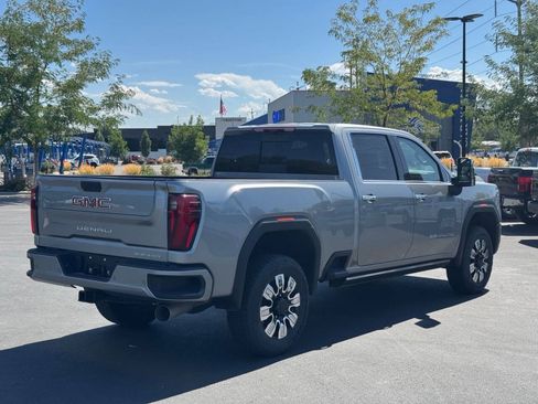 Used 2025 GMC Sierra 3500 Denali w/ Technology Package AWD/4WD image 7