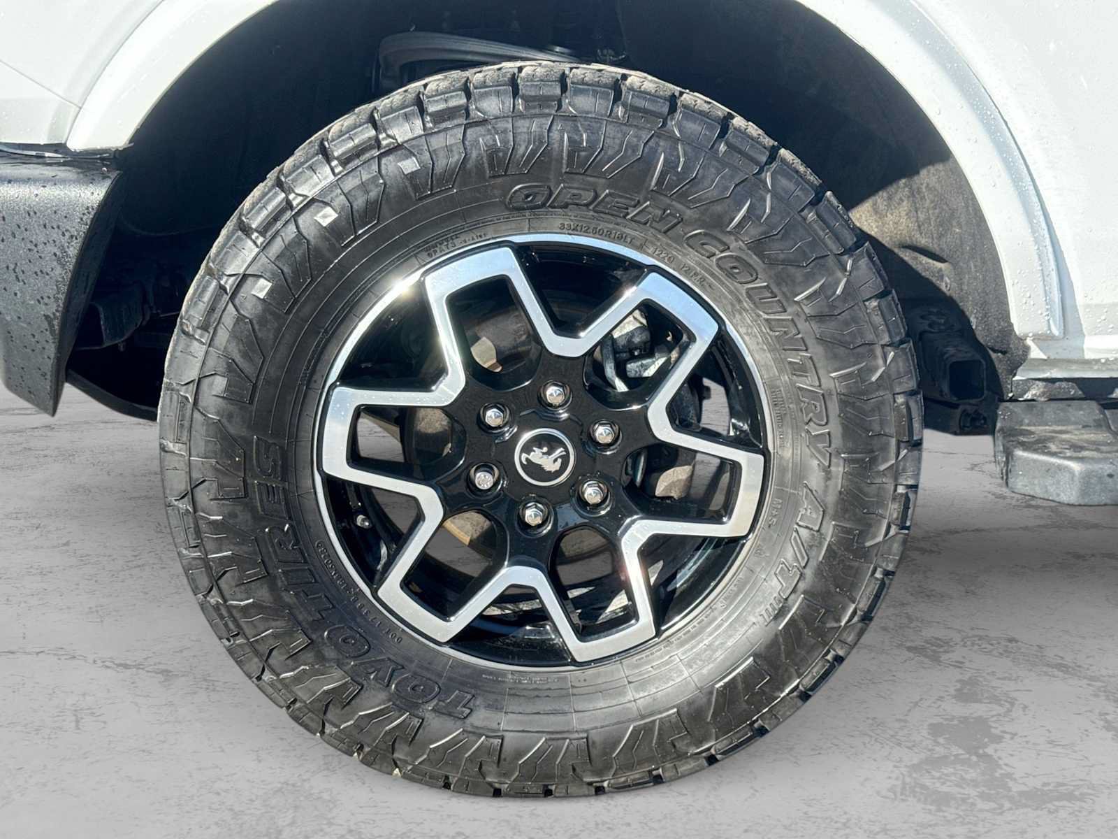 Used 2023 Ford Bronco Outer Banks AWD/4WD image 13