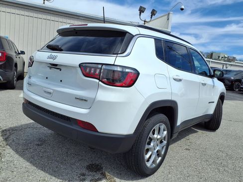 Used 2022 Jeep Compass Latitude image 33